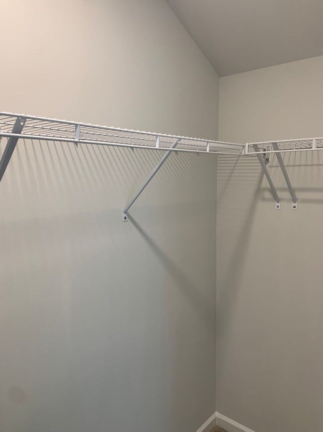 Building Photo - Modern Living in Windsor Hill