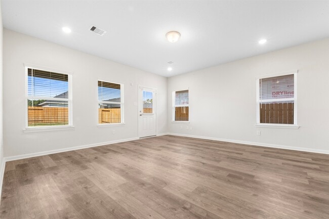 Building Photo - 27215 Mockingbird Ter Ln