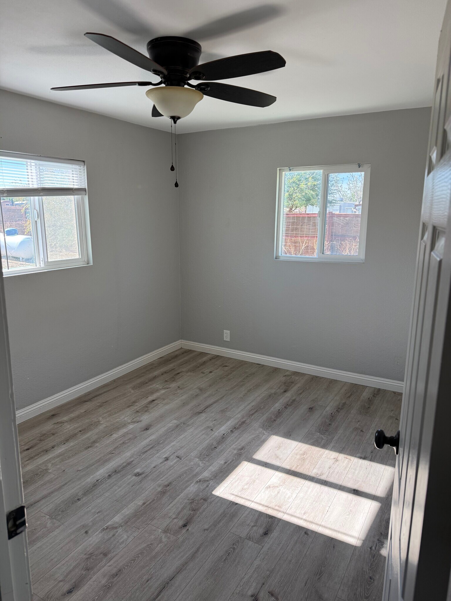 Second bedroom - 9302 E Avenue R14