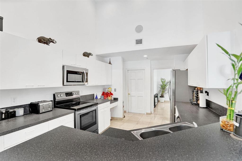 Building Photo - 6512 NW 54th Ct