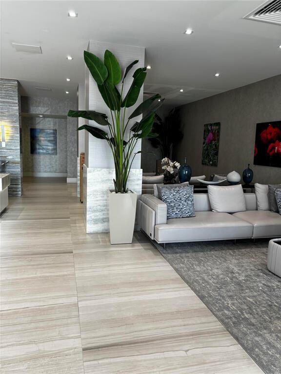 Building Photo - 2301 S Ocean Dr