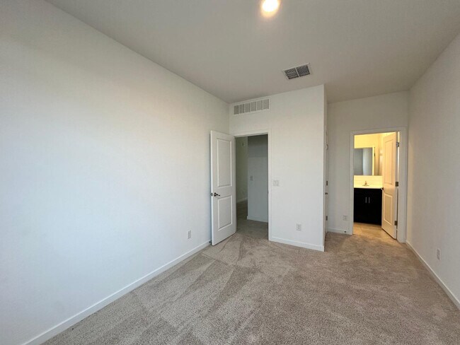 Building Photo - 25361 N 144th Dr