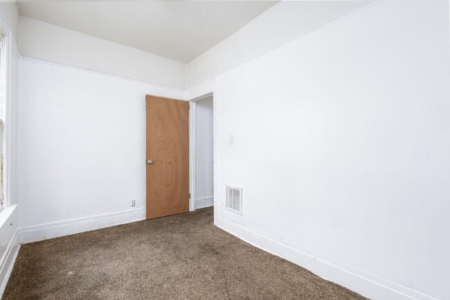 Building Photo - 1565 W Grand Blvd
