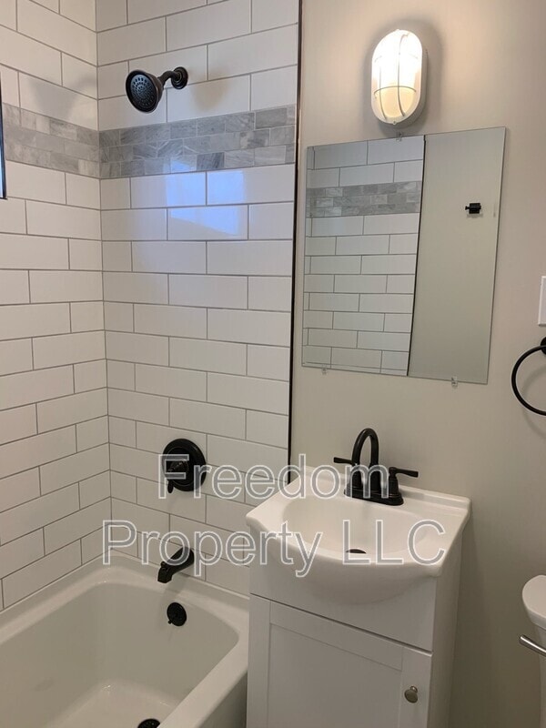 Building Photo - 38 Elmhurst Cir