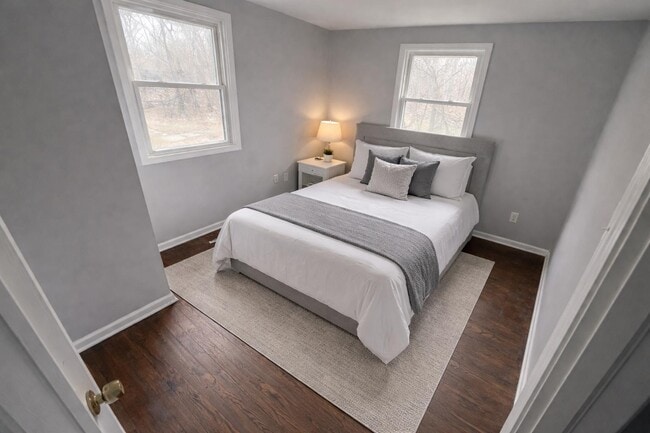 Building Photo - 3526-28 E 9th Ave