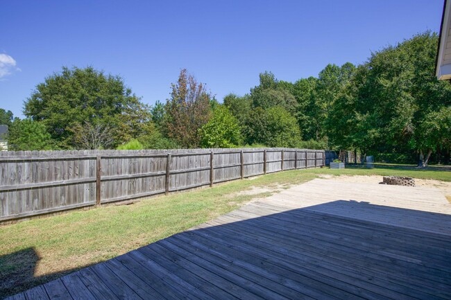 Building Photo - Adorable 3 bedroom 2 bath + Bonus in Raeford