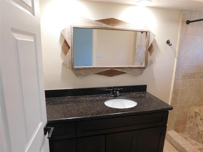 Building Photo - 4718 Blueberry Hill Dr
