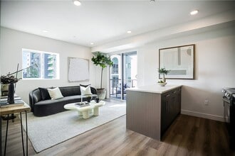 Building Photo - 5717 Carlton Way