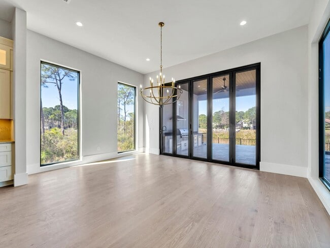 Building Photo - 330 Kelly Plantation Dr