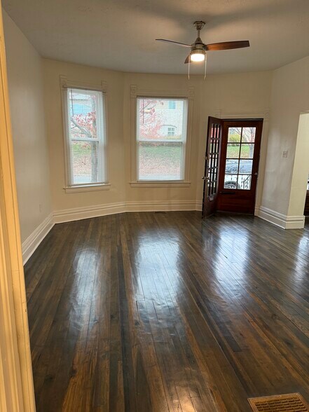 Building Photo - 1118 Kinneys Ln