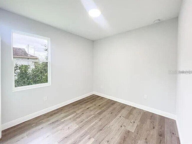 Building Photo - 17381 Tyler Ave