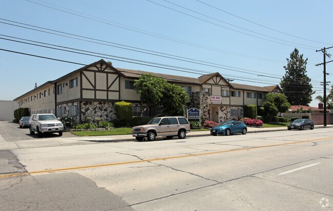 Primary Photo - Chanteclair Apartments