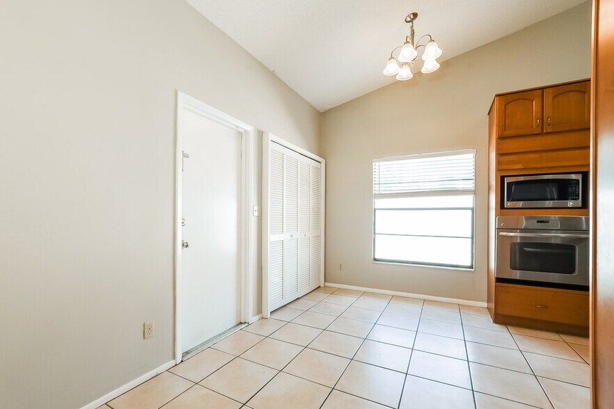 Building Photo - 797 Minerva Ln