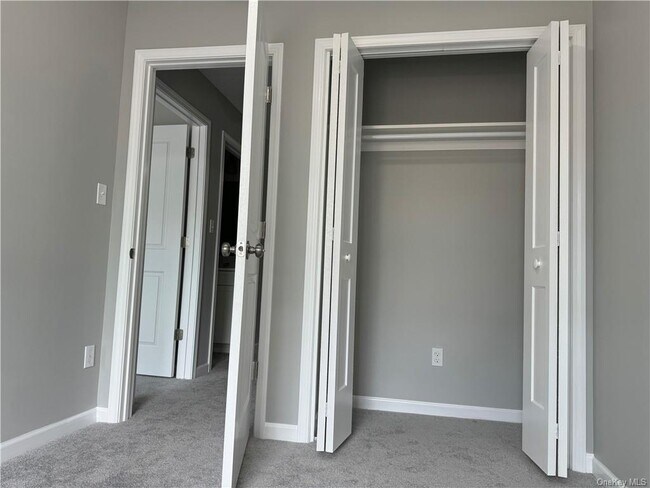 Building Photo - 16 Pinto Rd