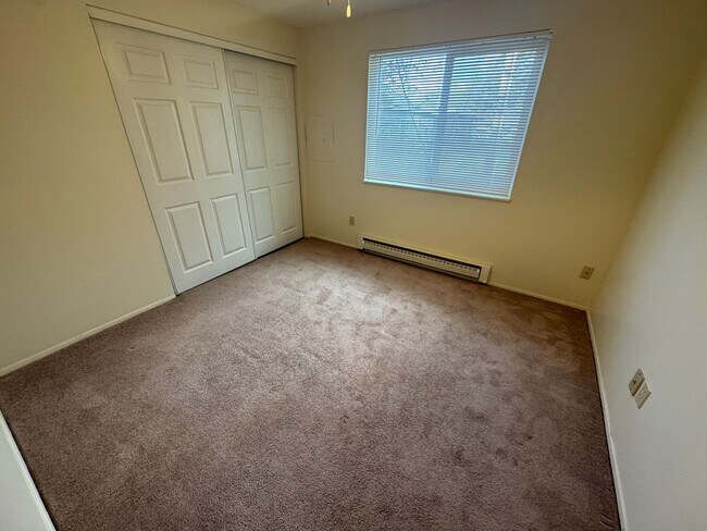 Building Photo - (858) FoxFire - 2 Bedroom / 1 Bathroom