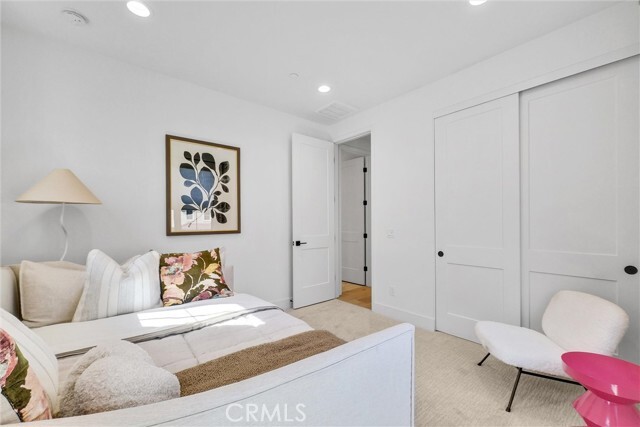 Building Photo - 218 Collino