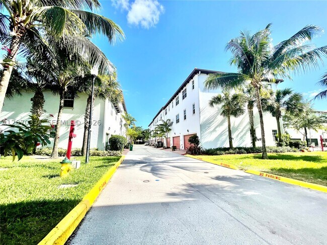 Building Photo - 2833 SW 119th Way