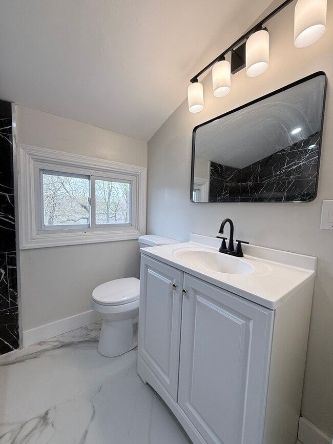 Building Photo - 315 Park Ave