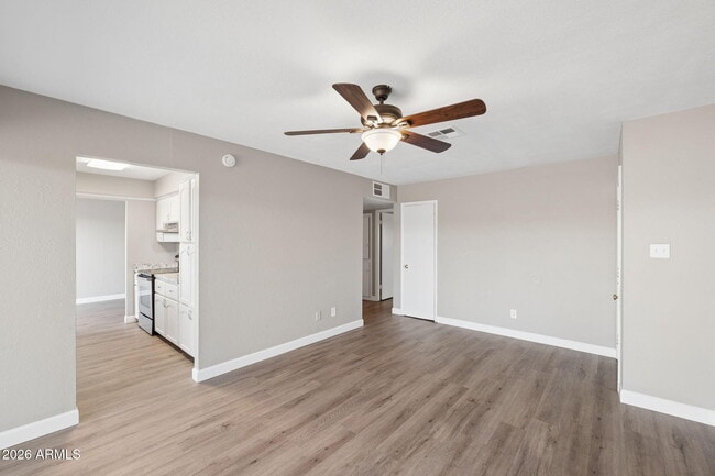 Building Photo - 8050 W Weldon Ave