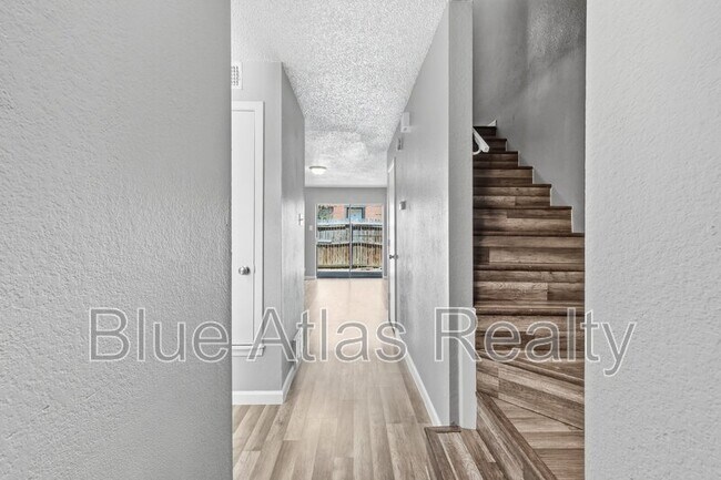 Building Photo - 8108 Foxfire Ln