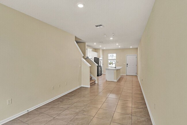 Building Photo - 2 bedroom/ 2.5 bathroom townhome in St Augustine!