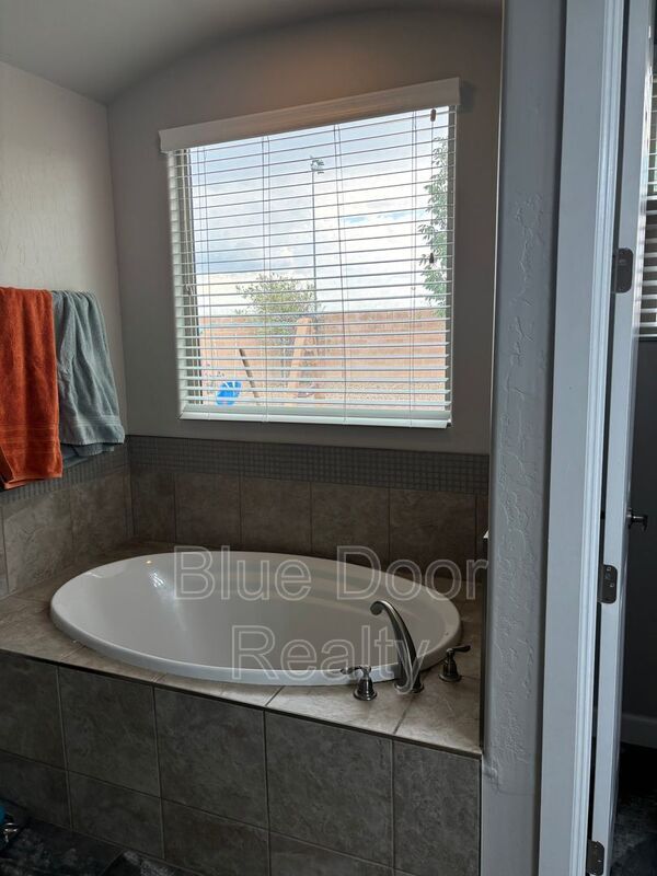 Building Photo - 7312 Valle Cantero Ln NW