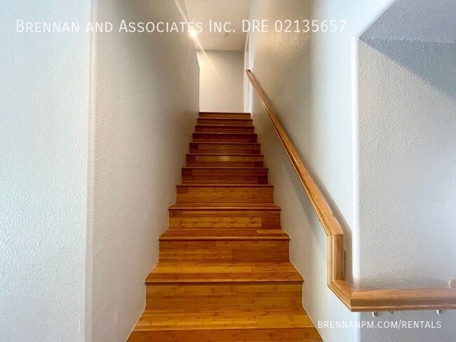 Building Photo - 1533 Applegate St