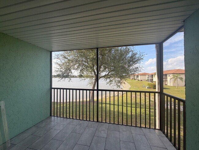Building Photo - "Charming 2-Bed, 2-Bath Condo Retreat in Punta Gorda's Prime Location - 950 Sq Ft of Comfort!"
