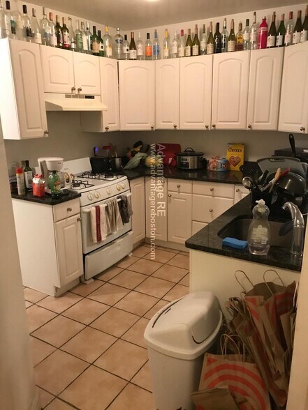 Building Photo - 62 Egmont St