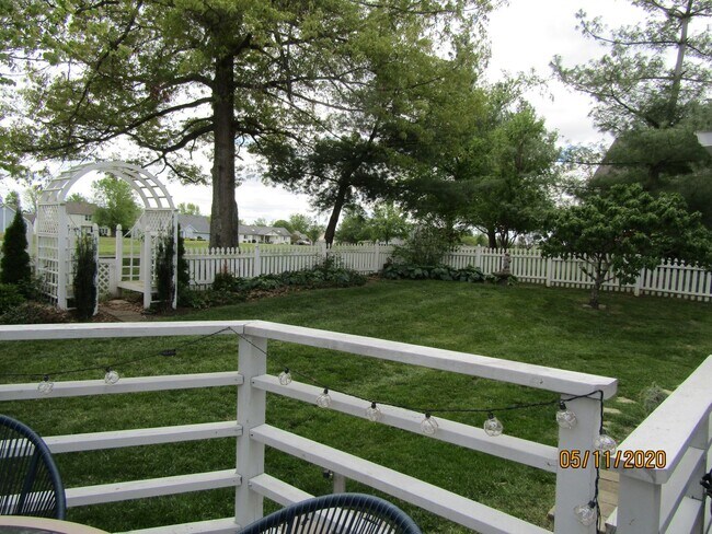 Building Photo - 802 Greenview Cir