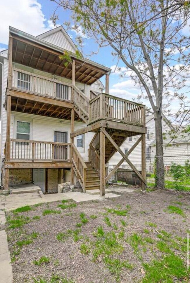 Building Photo - 7349 S Evans Ave