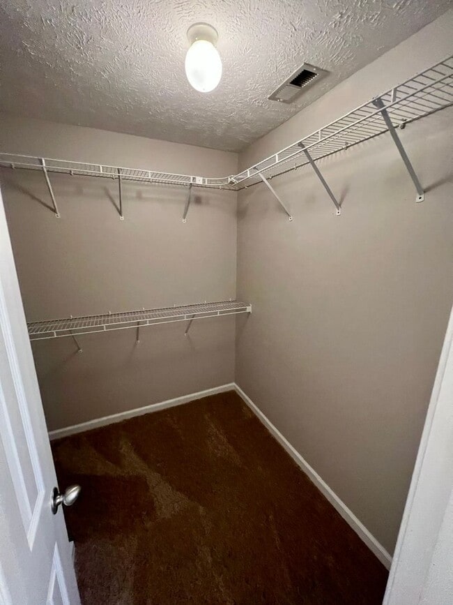 Building Photo - 3 Bed 2 Bath with Bonus in North Blackman Area