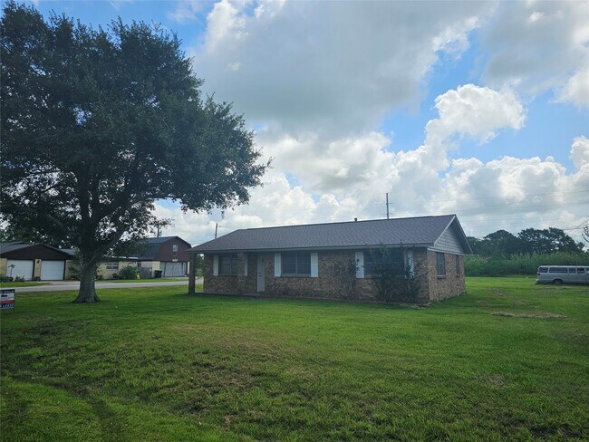 Building Photo - 120 Ronald Ave