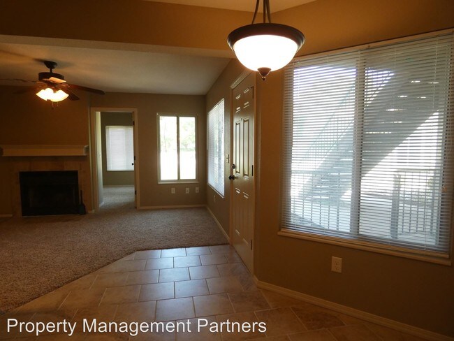 Building Photo - 2 br, 1 bath House - 10011 E Boston #104
