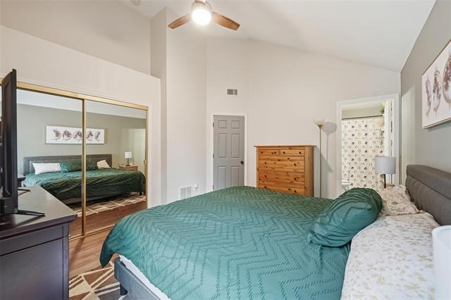 Building Photo - 912 S Old Orchard Ln