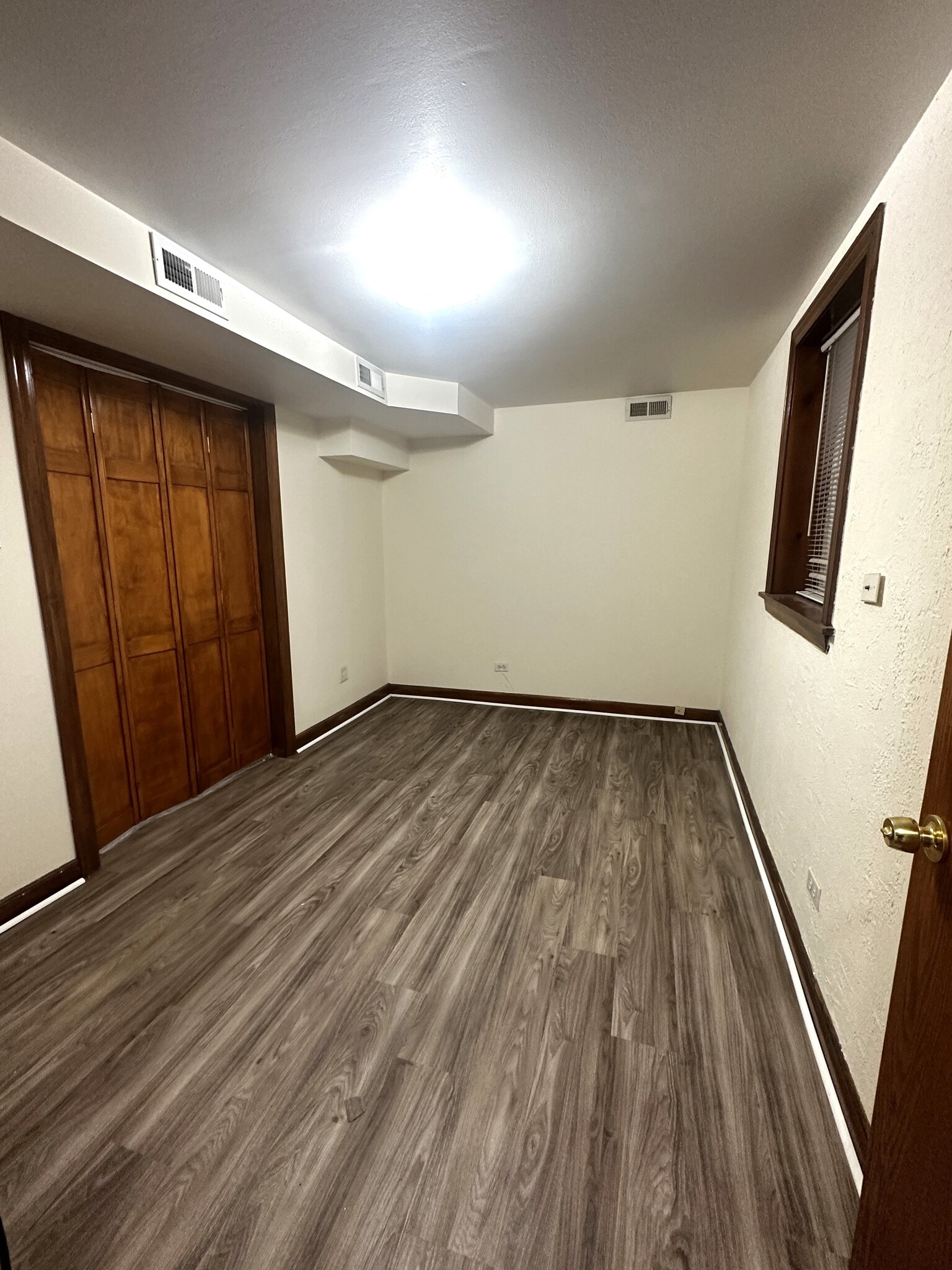 Building Photo - 1328 W Melrose St