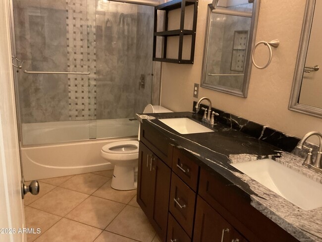 Building Photo - 14335 W Country Gables Dr