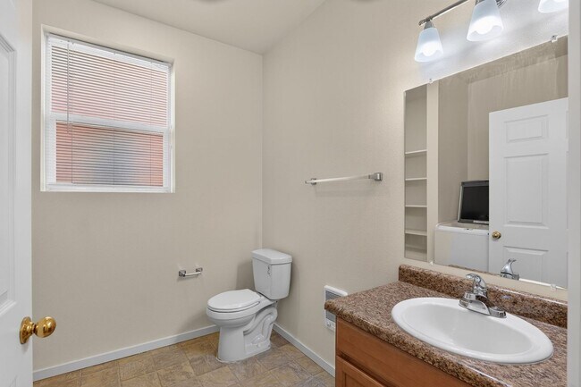 Building Photo - 2038 SE 171st Ave