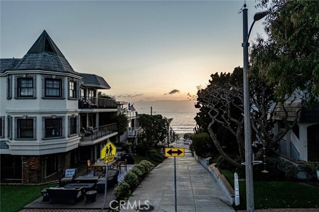 Building Photo - 405 26th St