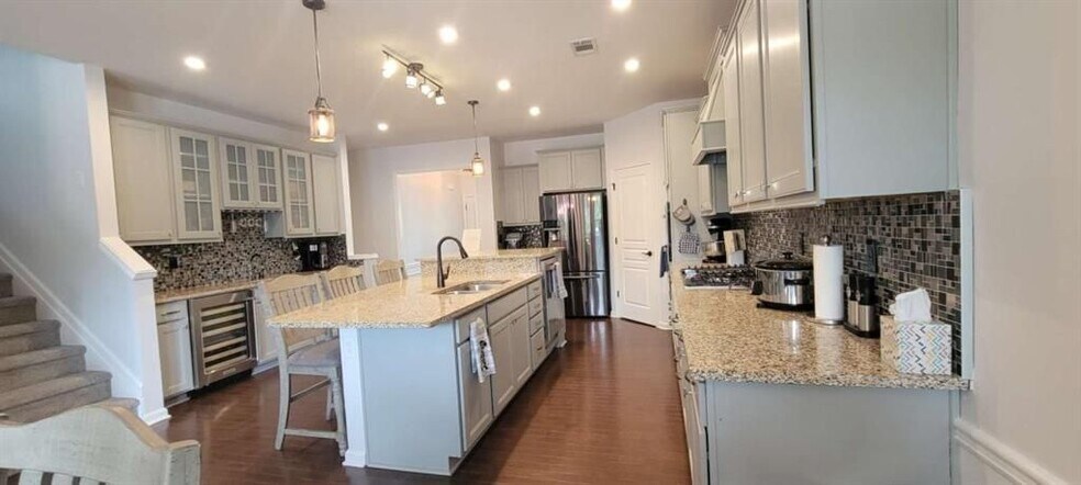 Building Photo - 409 Golden Rod Ct