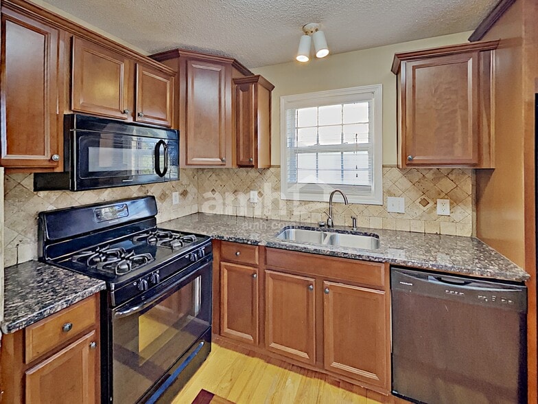 Building Photo - 387 Moreland Cir