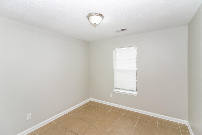 Building Photo - 1109 Cross Meadow Rd