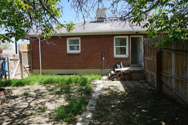 Building Photo - 3543 Valley Heights Dr