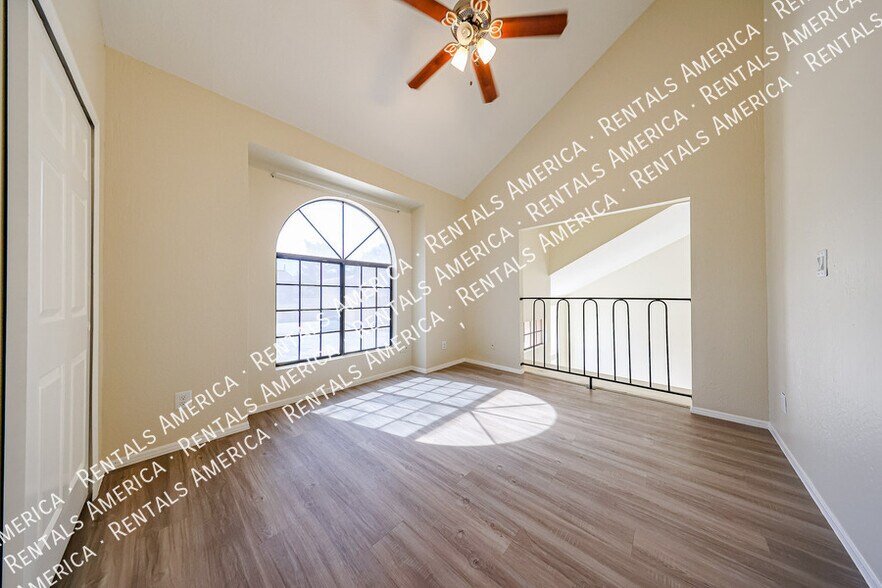Building Photo - 5965 W Oakland St