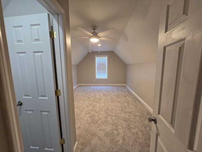 Building Photo - 641 Orchard Falls Dr