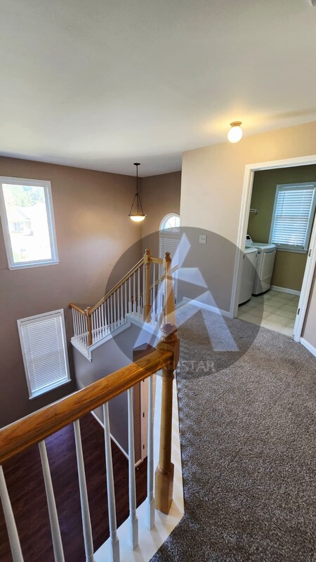 Building Photo - 223 Elmbrook Ln