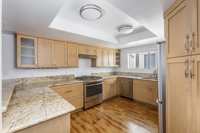 Building Photo - 1738 S Bentley Ave