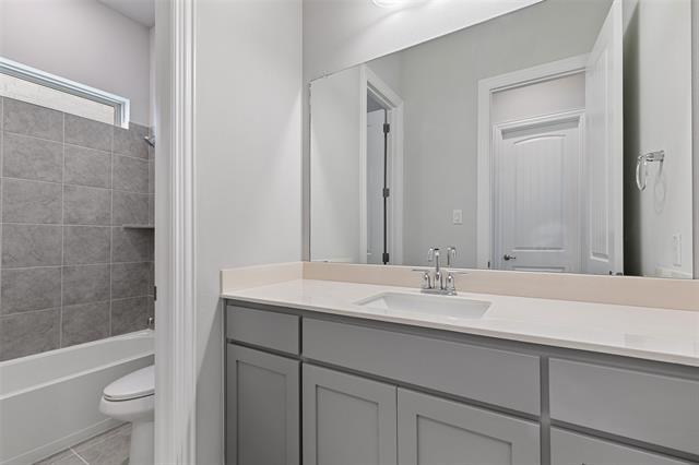 Building Photo - 609 Artesian Dr