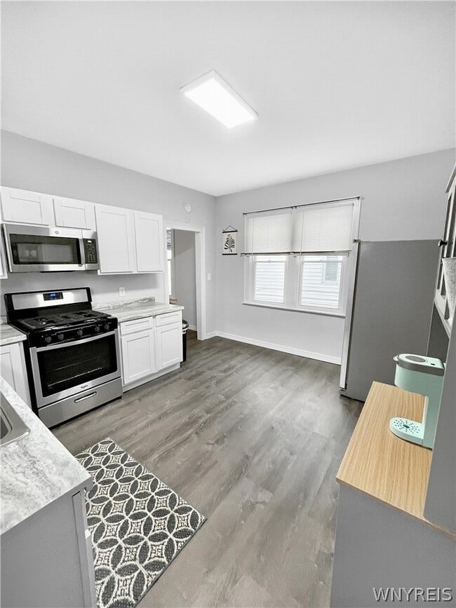 Building Photo - 36 19th St