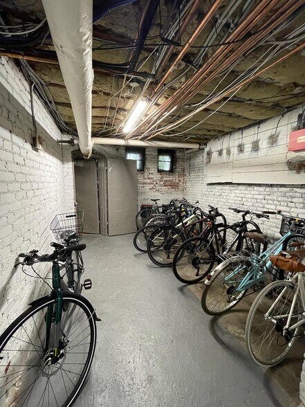 Building Photo - 325 Harvard St